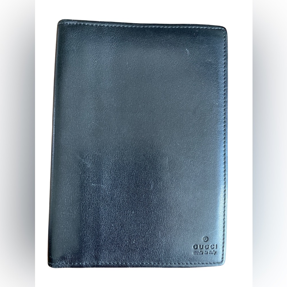 Vintage Black Leather Gucci wallet
